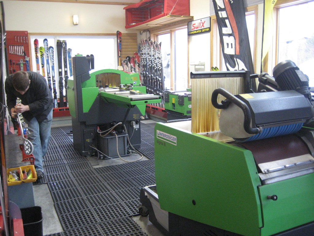 Peak Ski Shop ski tuning in 2010 with a Wintersteiger Sigma RS350 and TrimJet.